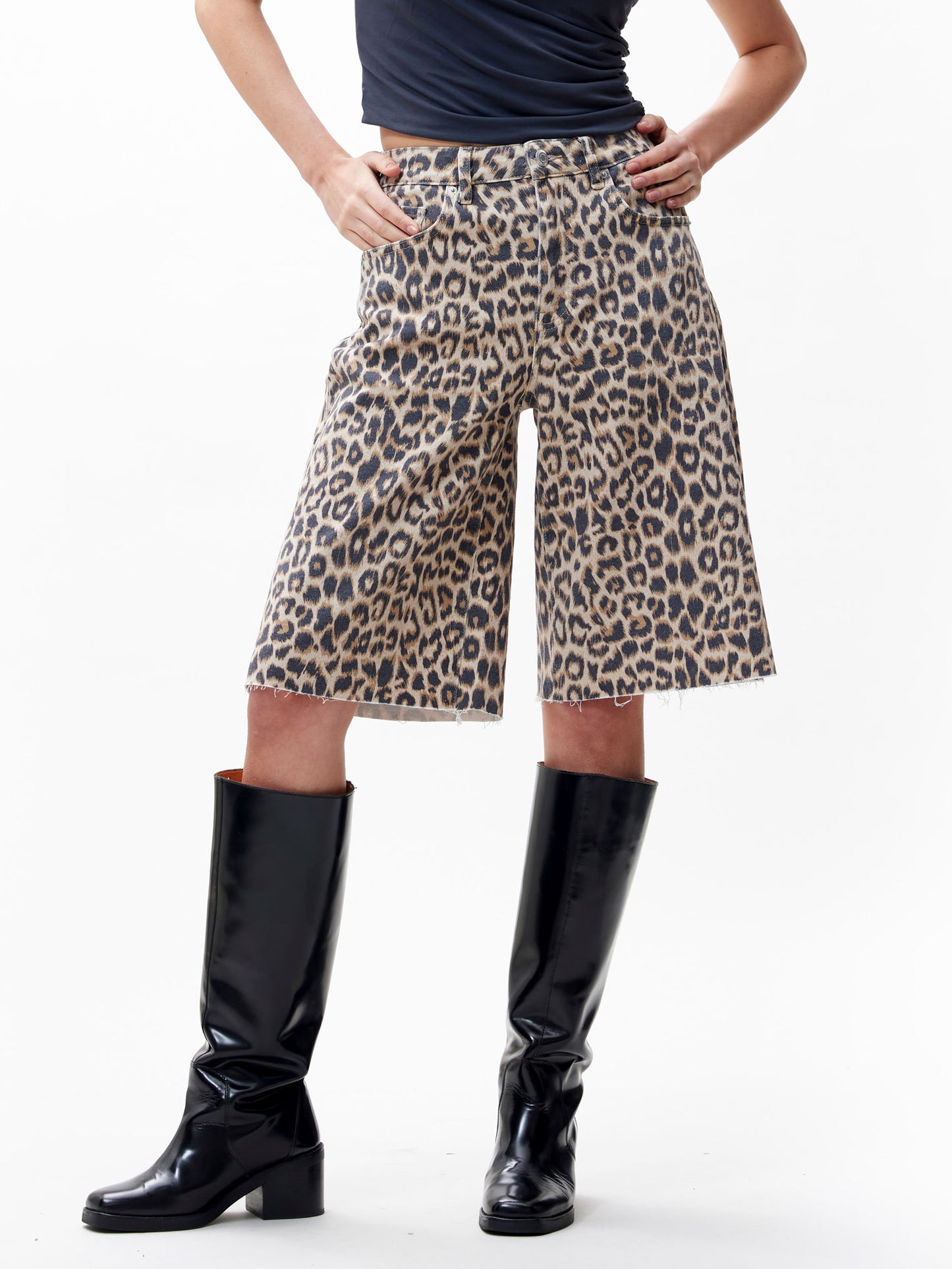 Catwalk Junkie Loose Fit Leopard Jorts