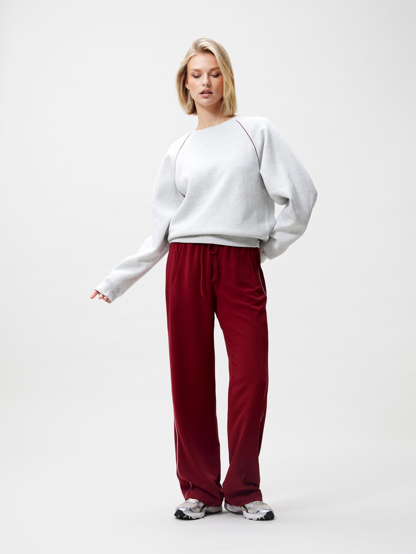 Catwalk Junkie Graphic Sweater met Biesdetail